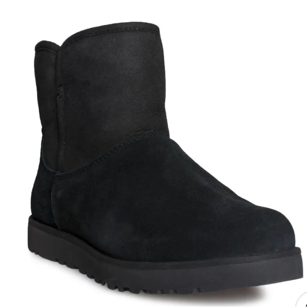 UGG Black Shearling-Lined Short Boot UGG CORY BLACK BOOTS - WOMEN'S Sz  8.5